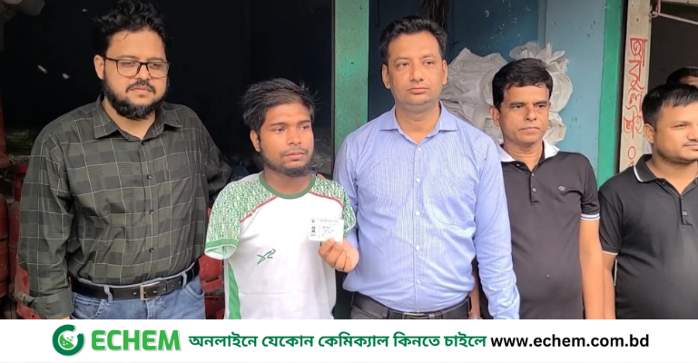 ফরিদপুরে অবশেষে এনআইডি পেলেন দুই হাতহীন জসিম