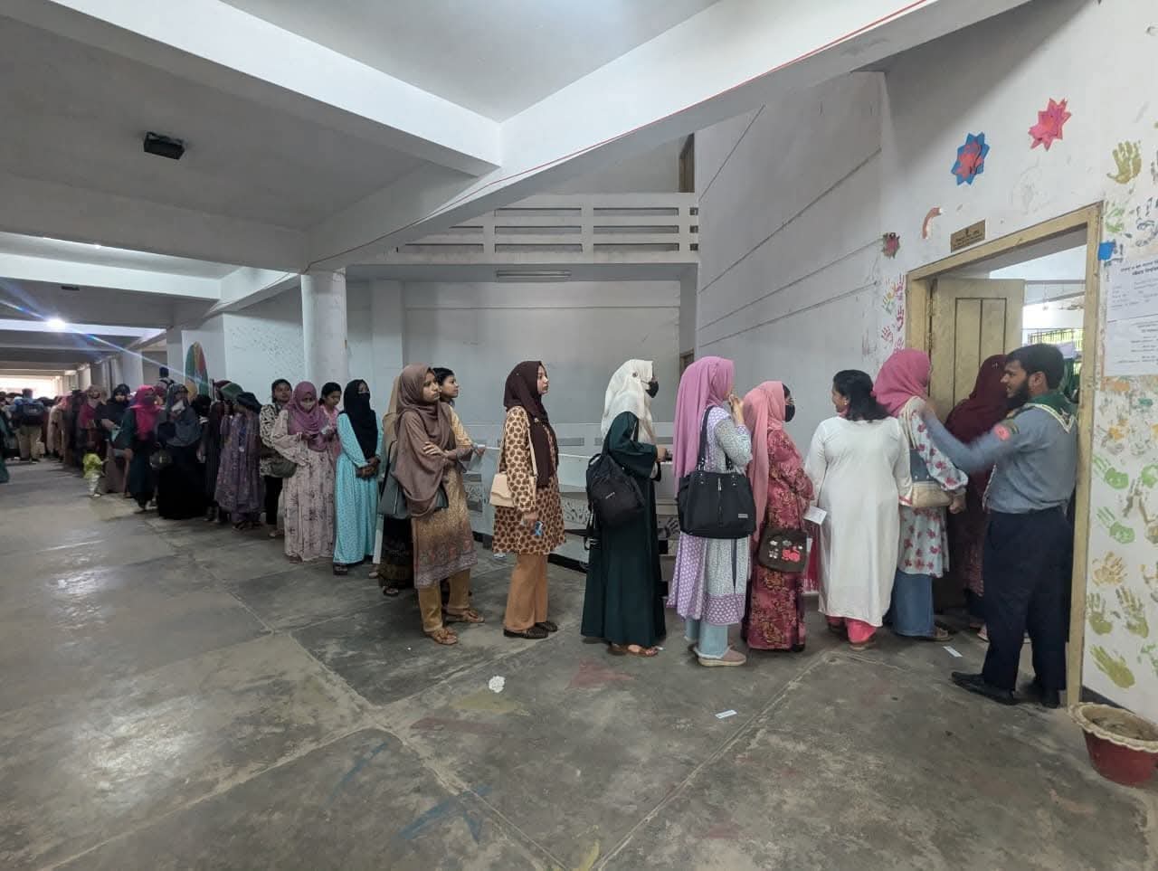 চাকসুর ভোটগ্রহণ শেষ, ফলের অপেক্ষা