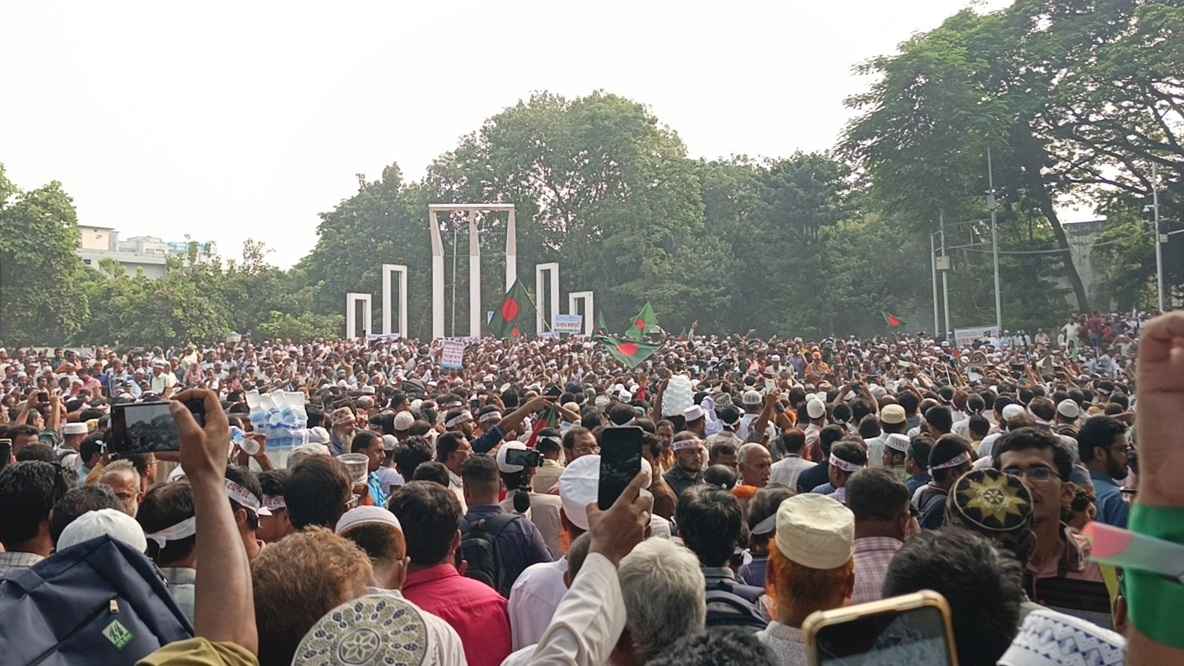 শিক্ষকদের ‘লং মার্চ টু যমুনা’ স্থগিত, আমরণ অনশনের ঘোষণা