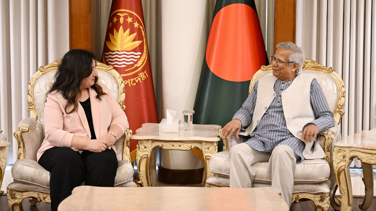 নির্বাচনের প্রস্তুতি নিচ্ছি, যা জাতির জন্য ঐতিহাসিক মুহূর্ত: প্রধান উপদেষ্টা