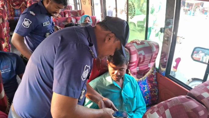 ঢাকার প্রবেশপথে চেকপোস্ট, যানবাহনে তল্লাশি