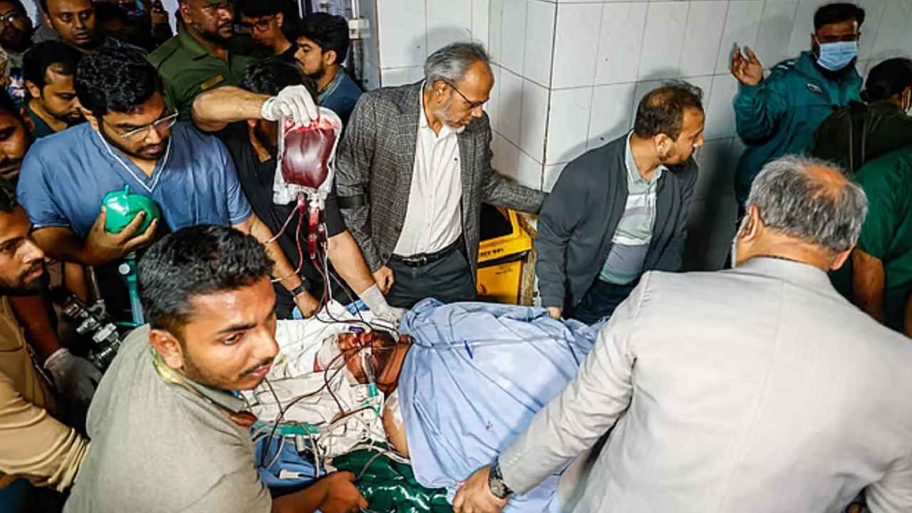 হাদিকে নেওয়া হচ্ছে এভারকেয়ার হাসপাতালে