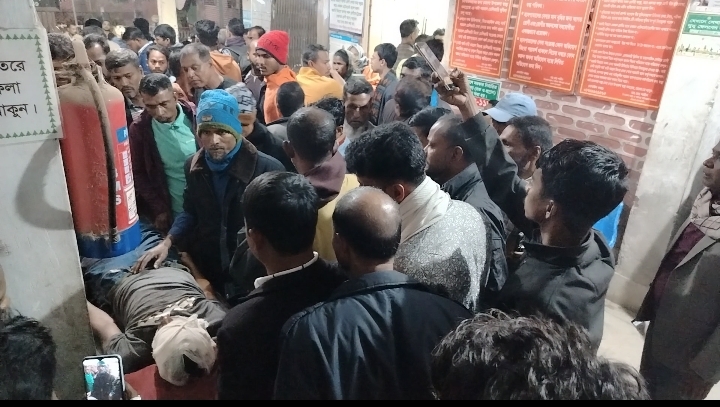 মোংলায় ইজিবাইকের ধাক্কায় নিহত ১, চালক আটক