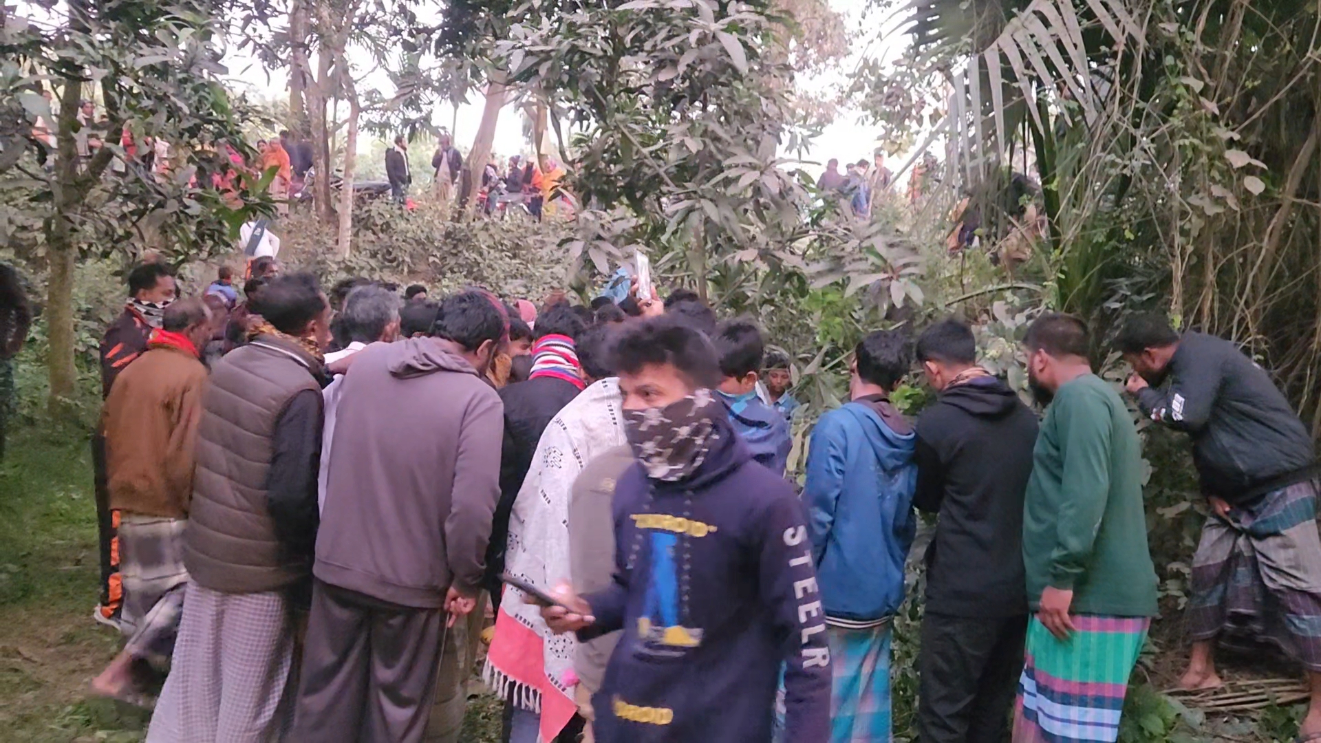 বড়াইগ্রামে নিখোঁজের তিন দিন পর হাত-পায়ের রগ কাটা অবস্থায় যুবকের লাশ উদ্ধার
