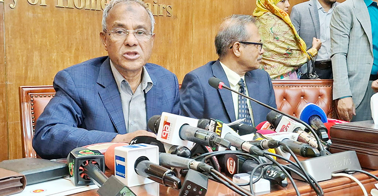 হাদির হত্যাকারী কোথায় আছে জানলে তো ধরেই ফেলতাম: স্বরাষ্ট্র উপদেষ্টা