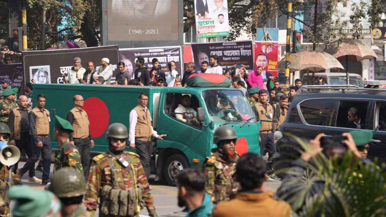 জানাজা শেষে খালেদা জিয়ার মরদেহ দাফনের প্রস্তুতি