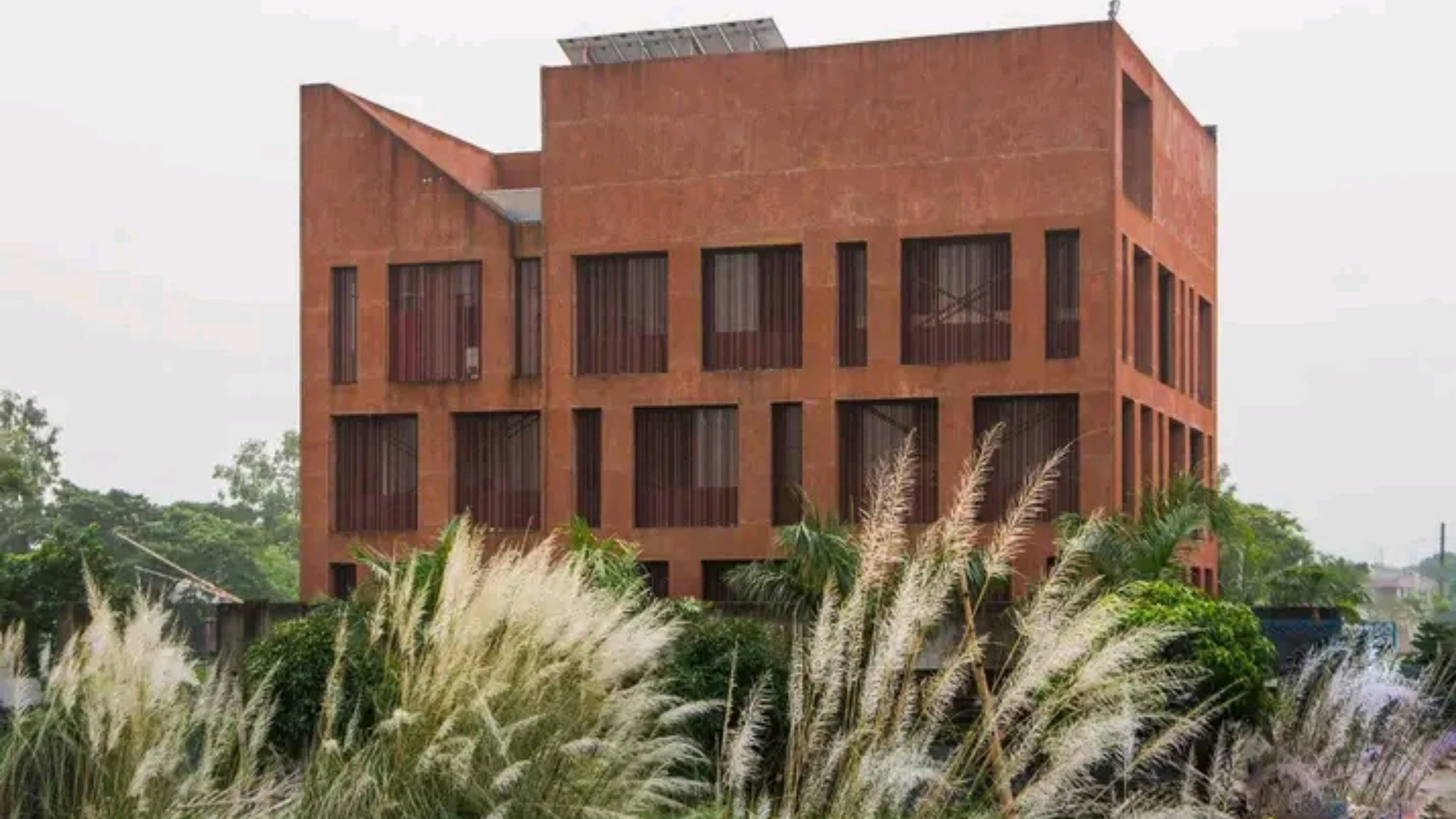 বিশ্ববিদ্যালয়: যে গল্পগুলো সিলেবাসে নেই