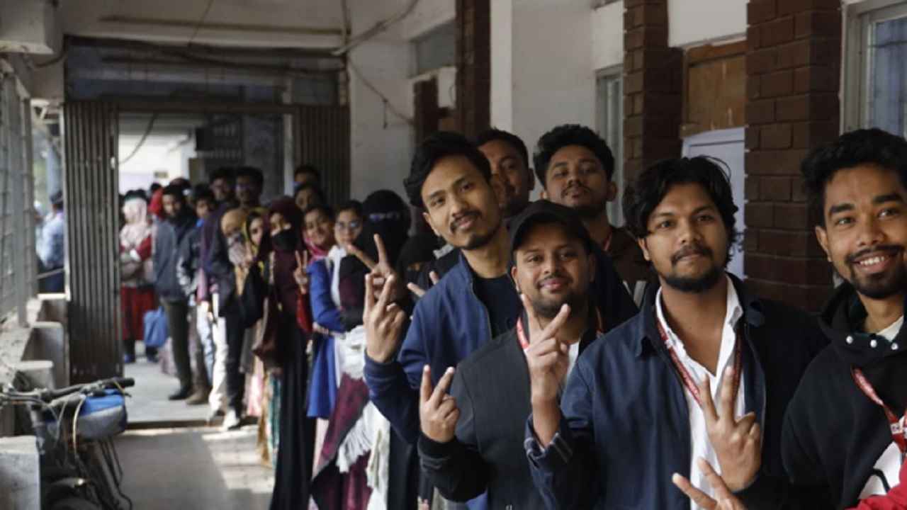 শেষ হলো জকসু ভোট, শিক্ষার্থীদের ক্যাম্পাস ছাড়ার নির্দেশ