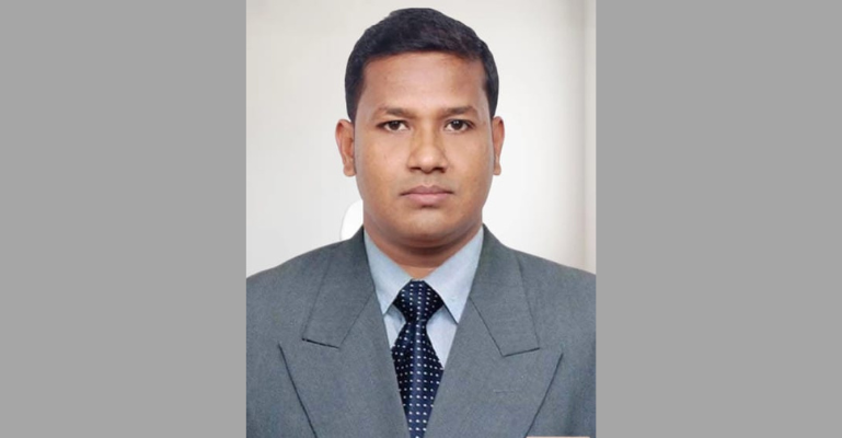 নোয়াখালীতে কাভার্ড ভ্যানের ধাক্কায় ইন্স্যুরেন্স কর্মকর্তার মৃত্যু