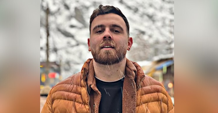 ইরানে বিক্ষোভে অংশ এরফানকে শেষবার দেখতে ১০ মিনিট সময় পাচ্ছে পরিবার