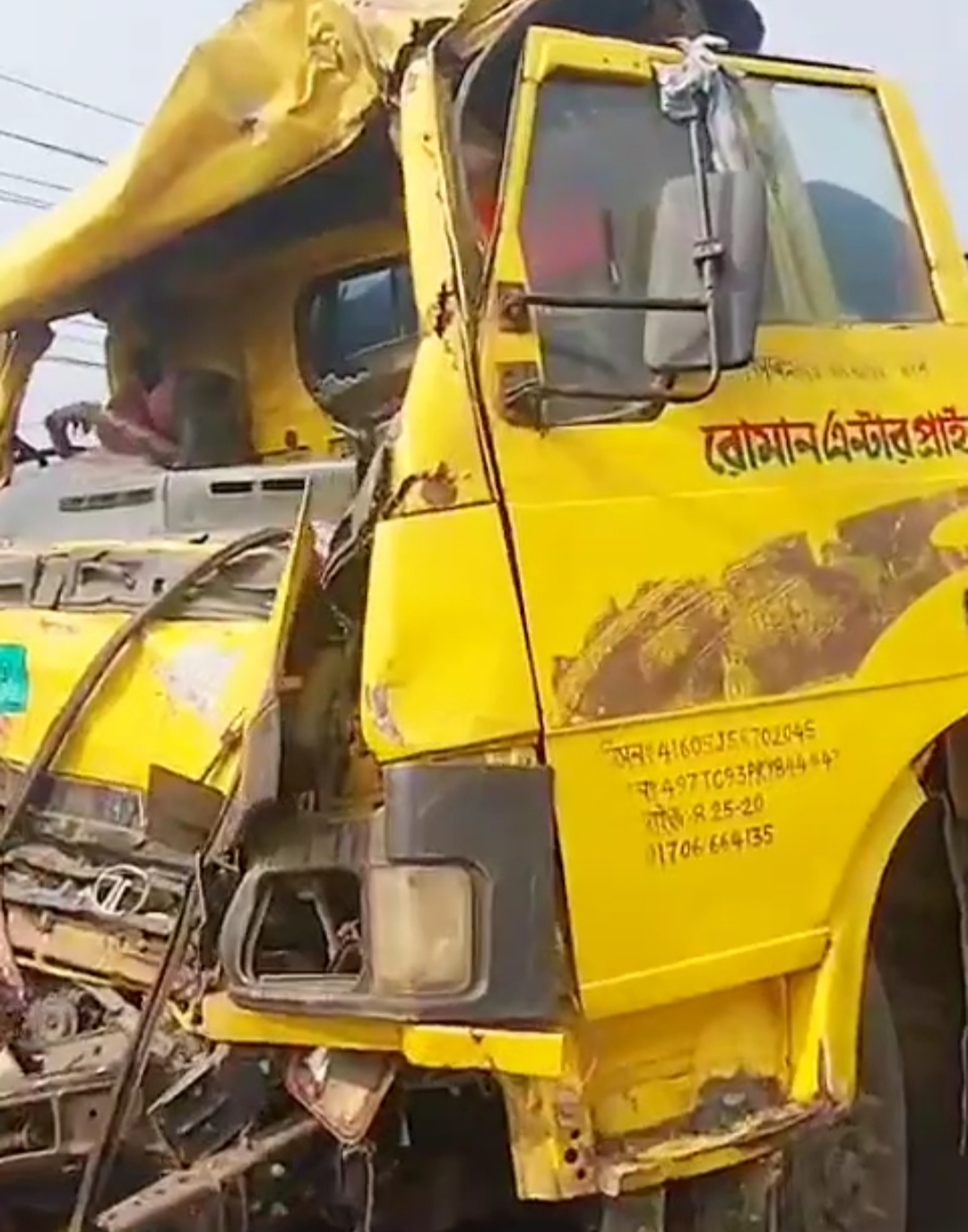 ফরিদপুরে বাস-ট্রাক মুখোমুখি সংঘর্ষে নিহত ২, আহত ১৫