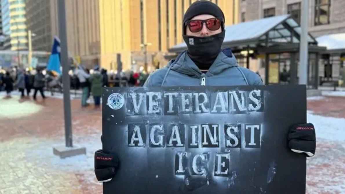 উত্তাল মিনিয়াপোলিস, অভিবাসন কর্মকর্তাদের সরানোর দাবি গভর্নরের