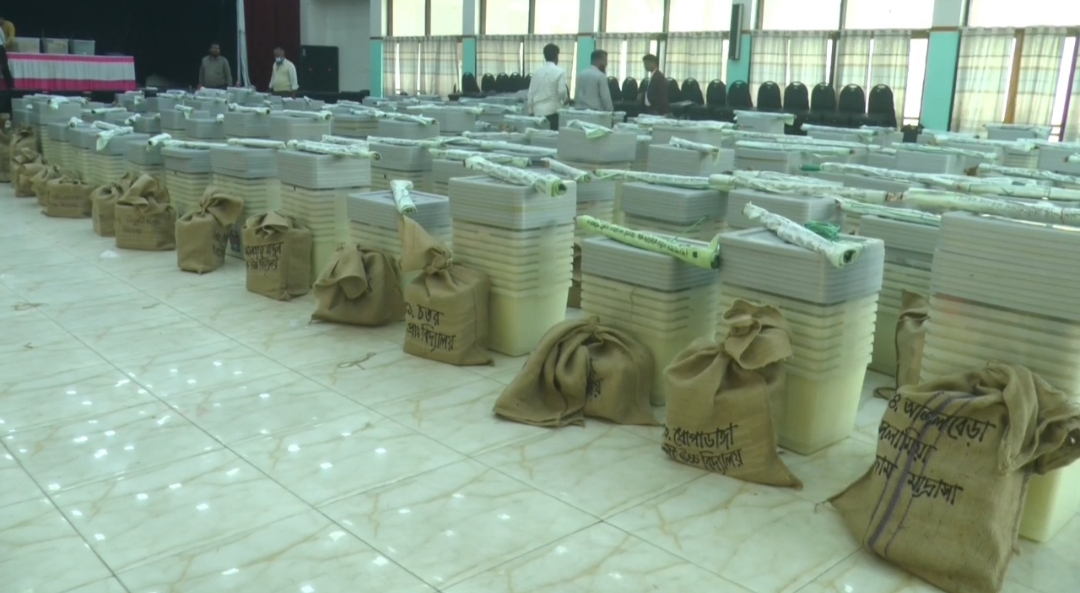 ফরিদপুরে ভোটের প্রস্তুতি সম্পন্ন: কেন্দ্রে কেন্দ্রে পাঠানো হচ্ছে ব্যালট ও সরঞ্জাম