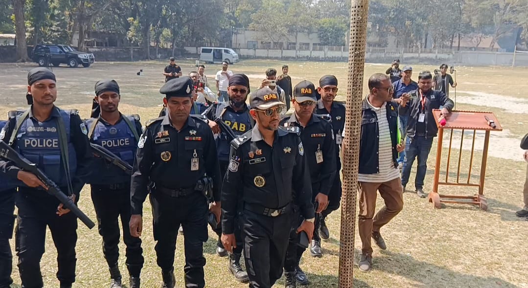 ফরিদপুরে ভোট কেন্দ্র পরিদর্শন করেছে র‍্যাব