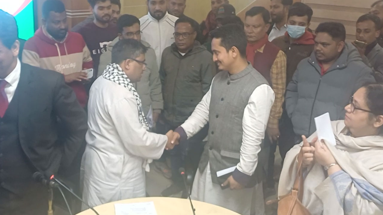 হেরে গিয়েও সৌহার্দ্যের নজির গড়লেন সারজিস আলম