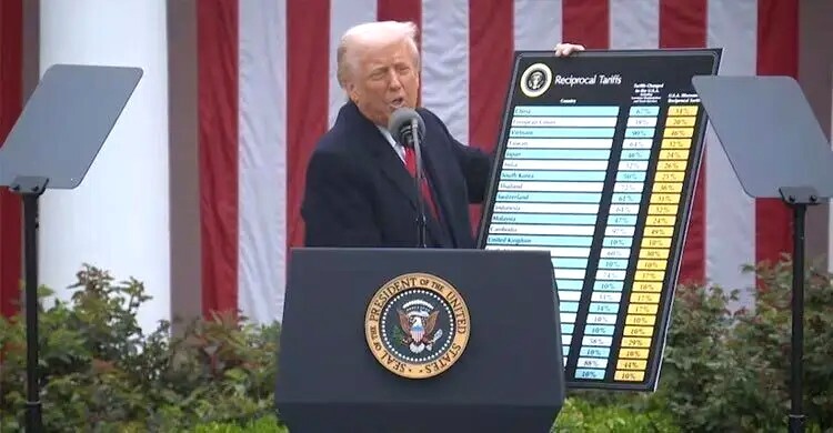 পাল্টা শুল্ক অবৈধ ঘোষণার পর সব দেশের ওপর নতুন ১০ শতাংশ শুল্কারোপ করলেন ট্রাম্প