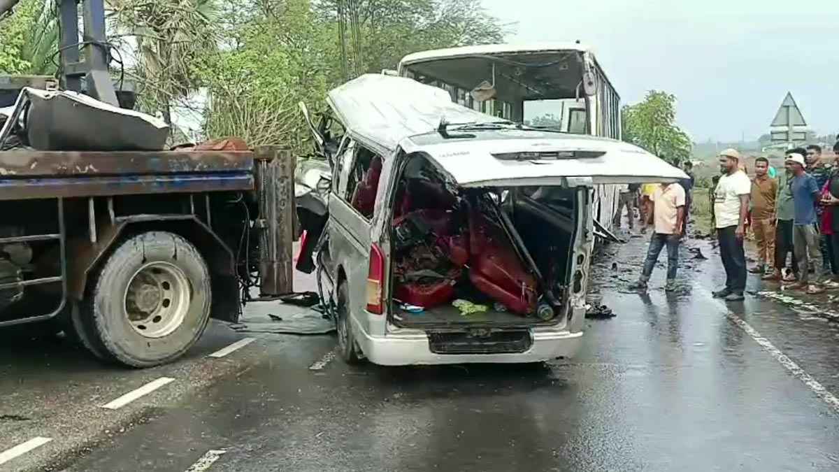 বাগেরহাটে বিয়ে করে ফেরার পথে ঘটে দুর্ঘটনা, কনেসহ একই পরিবারে নিহত ১১