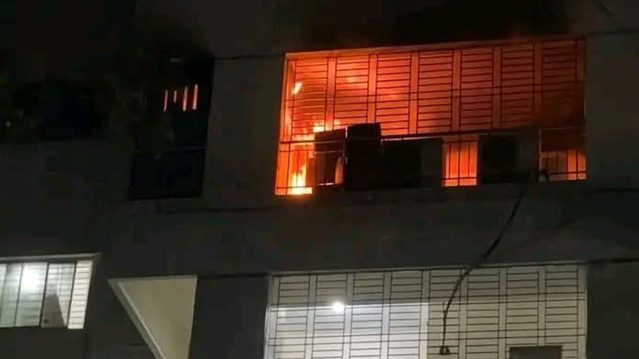 বরিশালের শের-ই-বাংলা হাসপাতালে আগুন, অক্সিজেনের অভাবে দুই রোগীর মৃত্যু