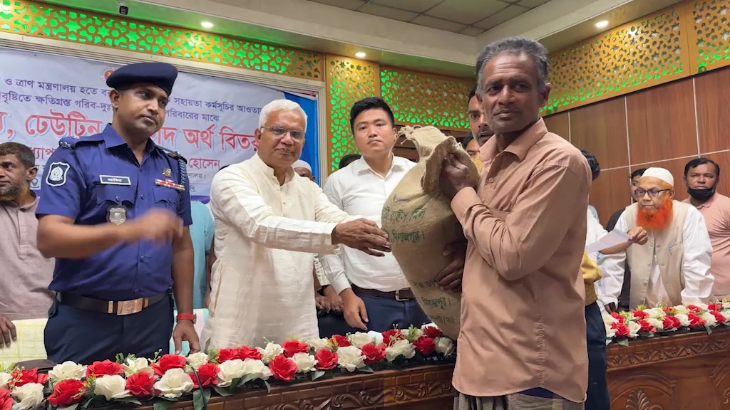 কেউ কেউ ভাবমূর্তি ক্ষুন্ন করার জন্য অন্যায় করে সরকারের ওপর দায় চাপিয়ে দেওয়ার চেষ্টা করবে: দিনাজপুরে এজেডএম জাহিদ
