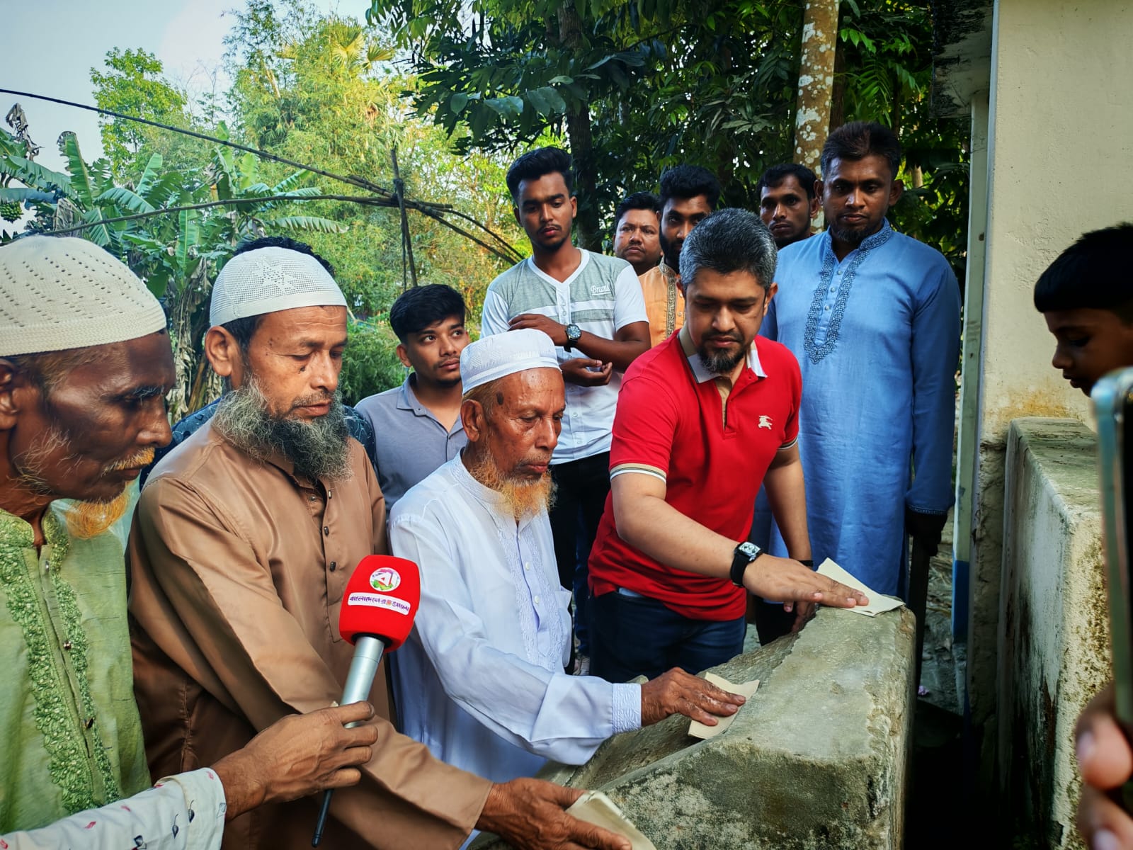 জিয়াউর রহমানের স্মৃতিফলকের পাশে টয়লেট, ইতিহাসের অবমূল্যায়ন