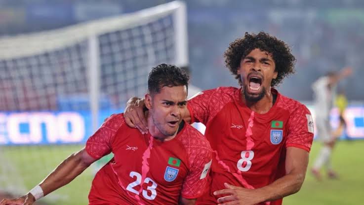 সিঙ্গাপুর-ভিয়েতনাম ম্যাচের দলে হামজা–শমিত, ফিরলেন বিশ্বনাথ