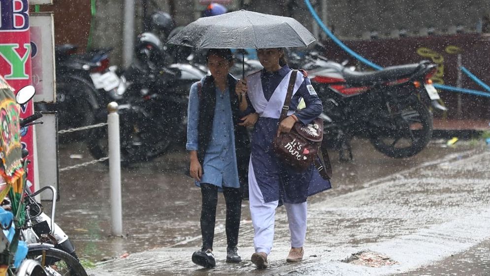 দুপুরের মধ্যে ঢাকায় বজ্রবৃষ্টির আভাস