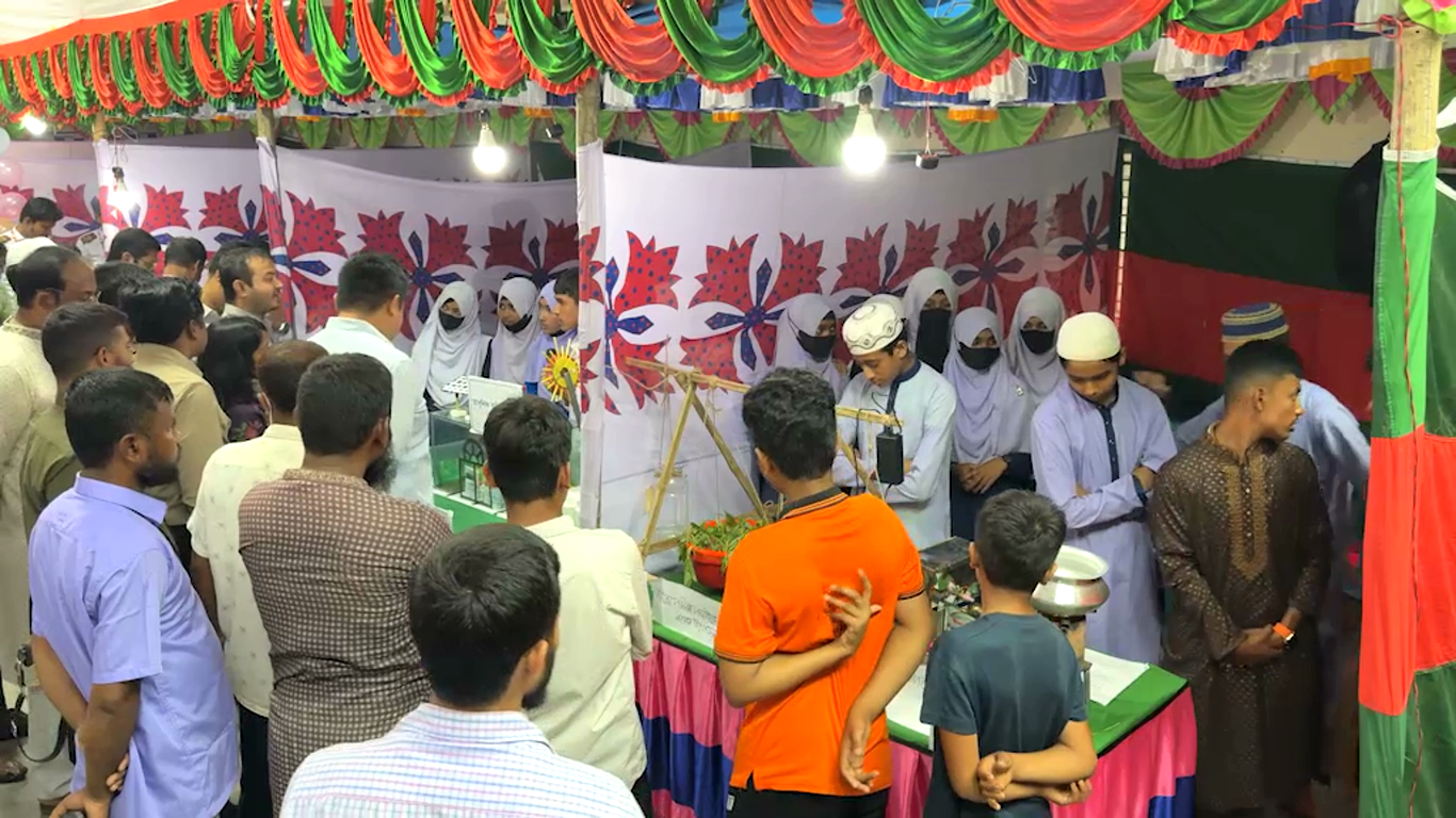 হিলিতে দিনব্যাপী জাতীয় বিজ্ঞান ও প্রযুক্তি সপ্তাহ এবং বিজ্ঞান মেলার উদ্বোধন