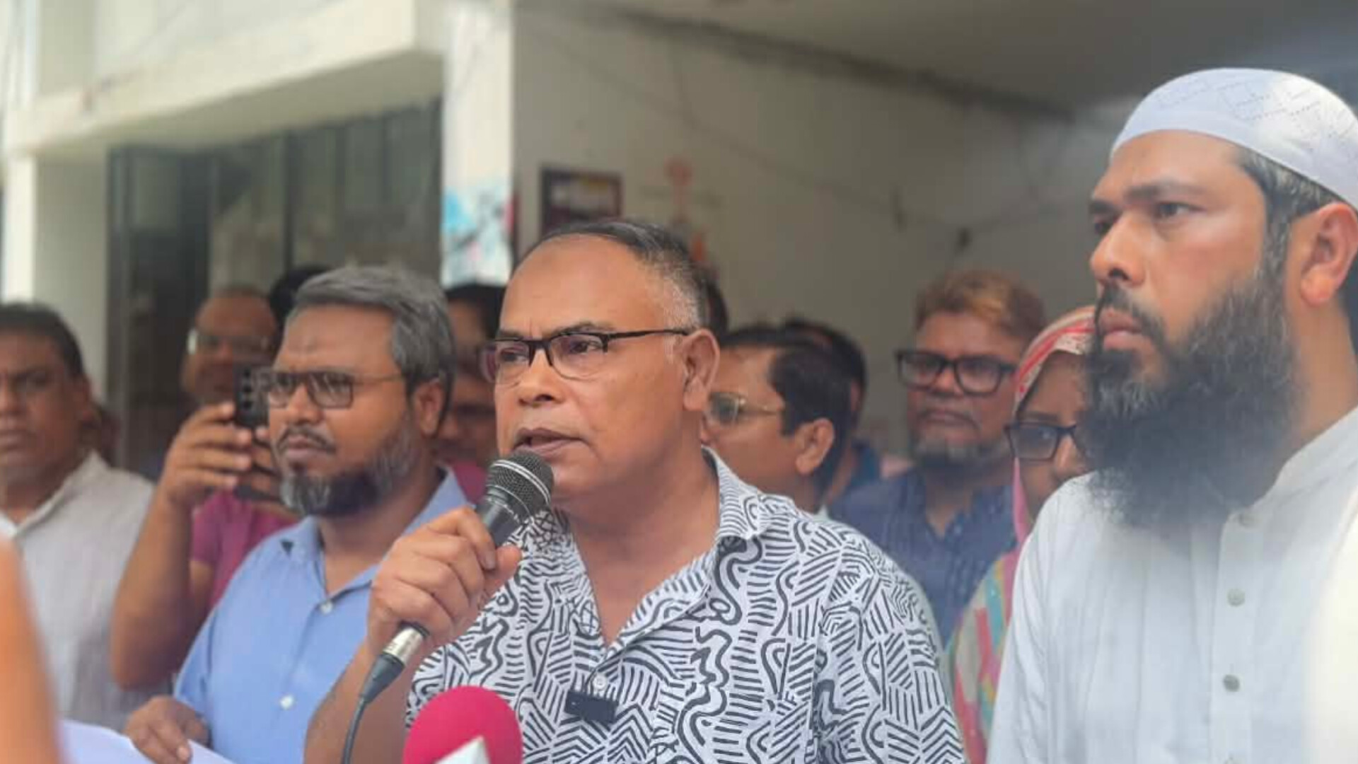 বেগম জিয়া দেশের স্বাধীনতা-সার্বভৌমত্ব ও গণতন্ত্রের জন্য পুরো জীবন উৎসর্গ করেছেন: ইবি সাদা দল আহ্বায়ক