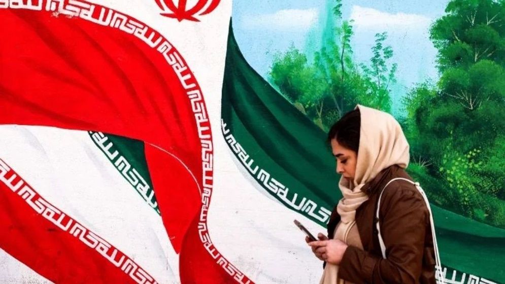 নিজেদের নাগরিকদের দ্রুত ইরান ছাড়ার নির্দেশ ভারতের