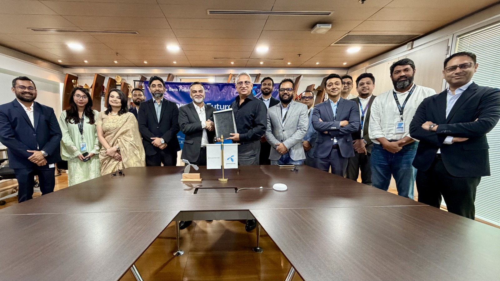 গ্রামীণফোন ও প্রাইম ব্যাংক ফিনটেক এর সমঝোতা স্মারক  স্বাক্ষর