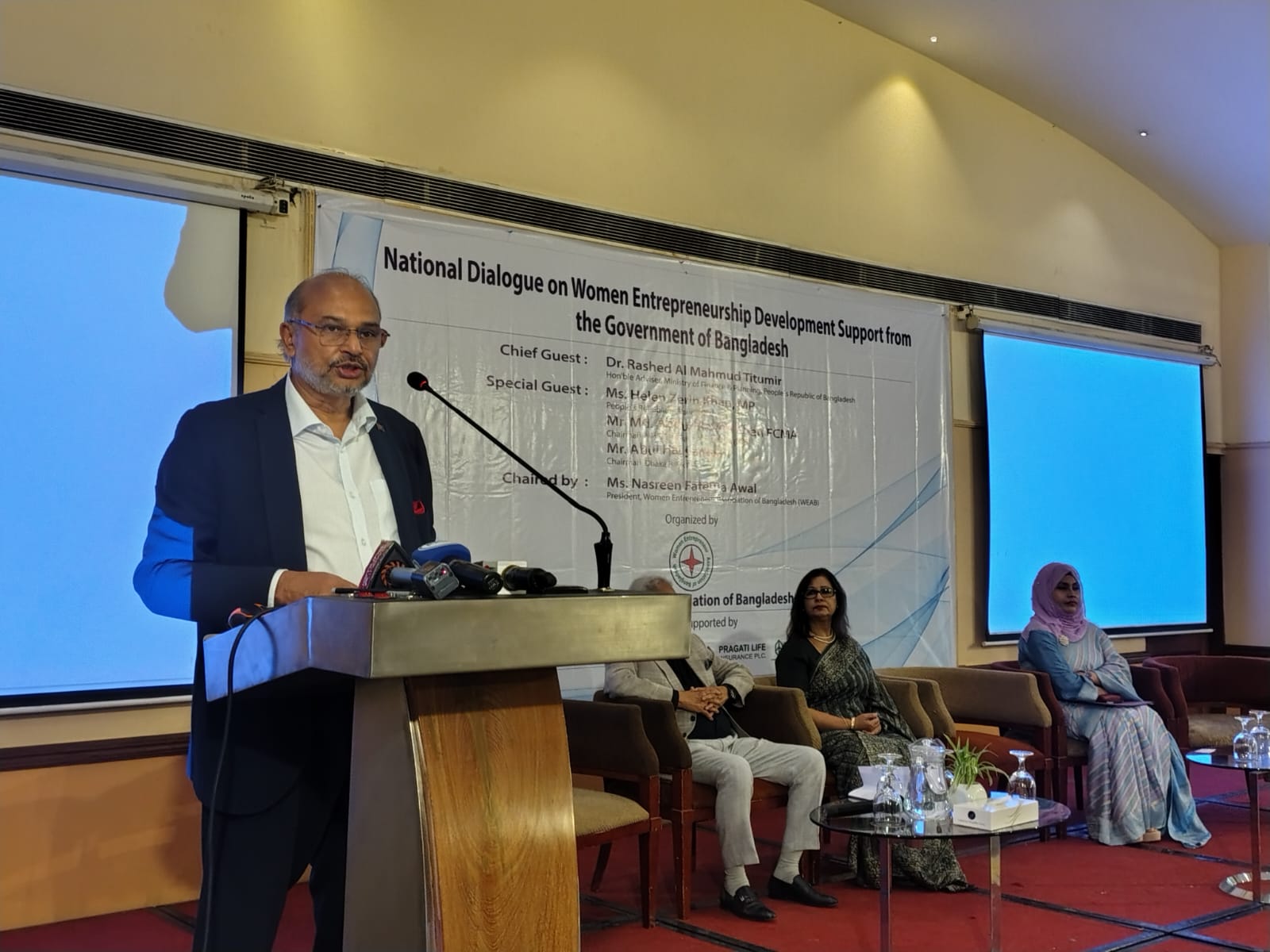 গোপালগঞ্জে নয়নাভিরাম দালান আছে, কিন্তু মানুষ নেই: অর্থ উপদেষ্টা