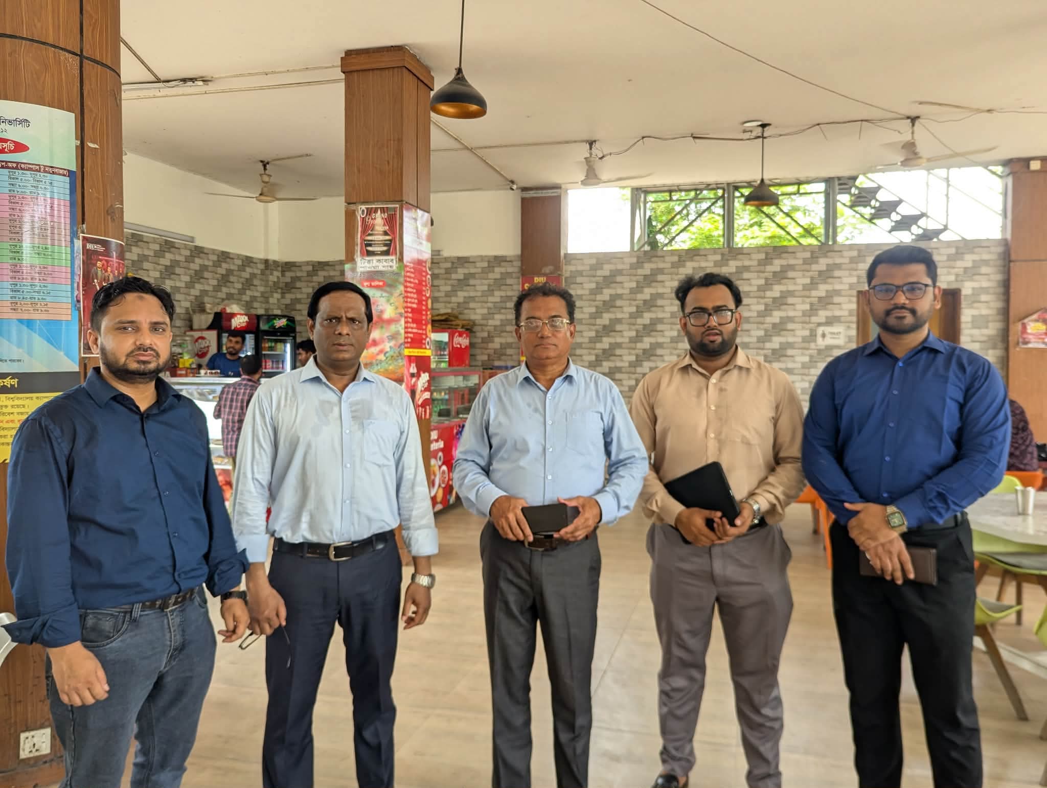 ডিআইইউ ক্যান্টিনে ১০ কর্মদিবসে ‘যুগান্তকারী পরিবর্তন’ আনার আশ্বাস প্রক্টরের