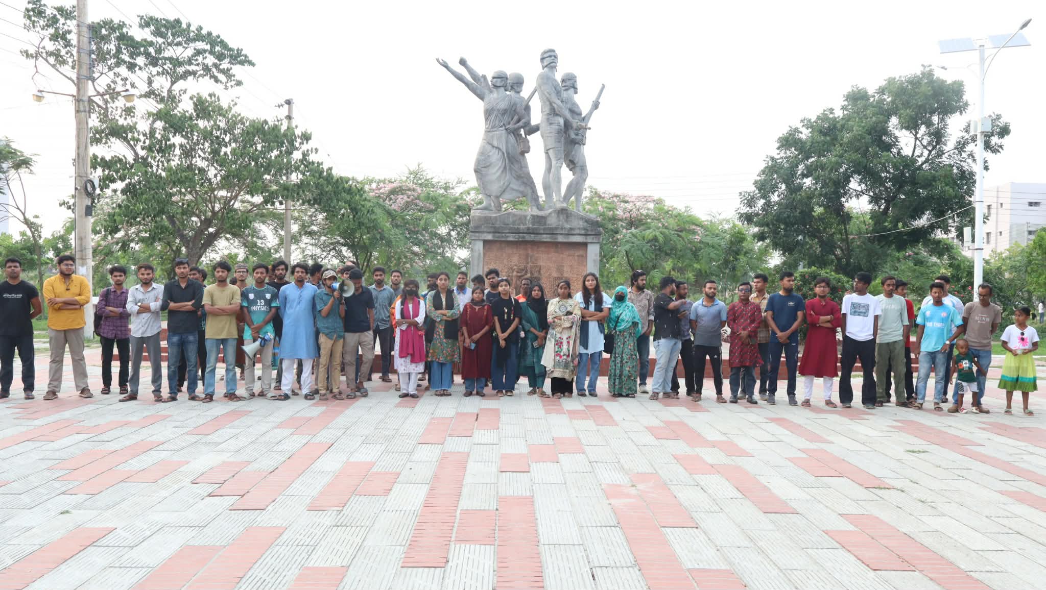 ধর্ষণ, হত্যা ও বিচারহীনতার প্রতিবাদে খুবিতে বিক্ষোভ