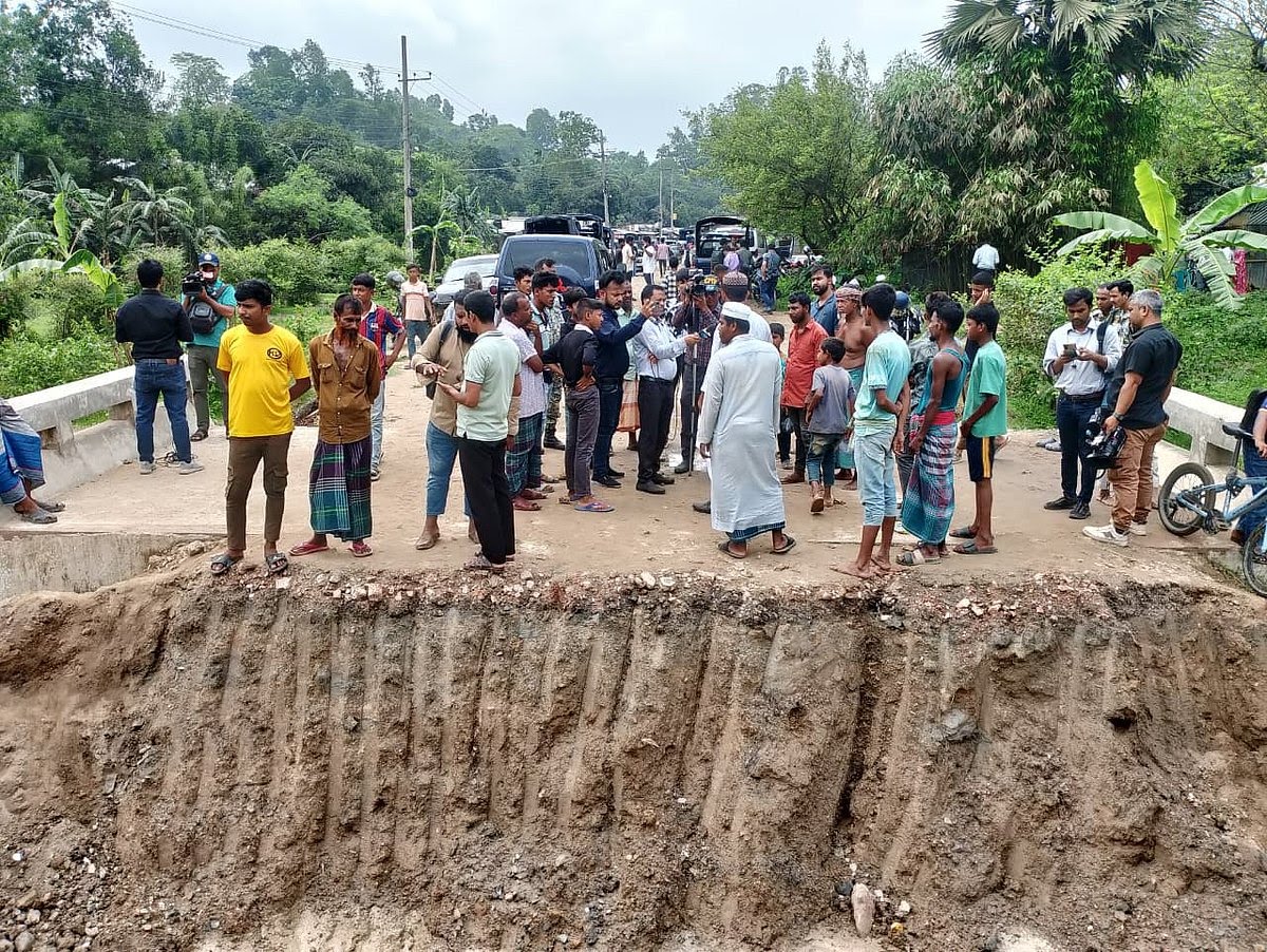 জঙ্গল সলিমপুরে যৌথ বাহিনীর ক্যাম্পে হামলায় অংশ নেয় ২০০-৩০০ জন, ছিল একে-৪৭