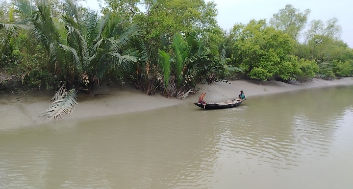 ৩ দিন পর মুক্তিপণ দিয়ে ফিরেছে ৫ জেলে; হাসপাতালে ভর্তি একজন