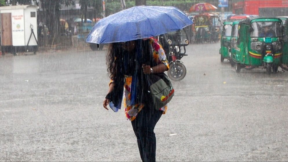 দুপুরের মধ্যে দেশের ১৩ জেলায় ঝড়সহ বজ্রবৃষ্টির আভাস